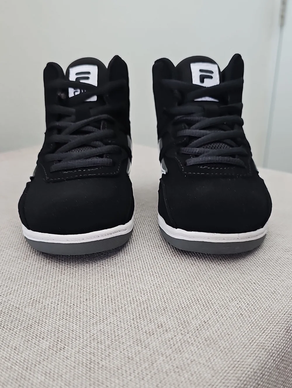 Fila Dereverse Boys Sneakers Size 11. Color Black, White (632)